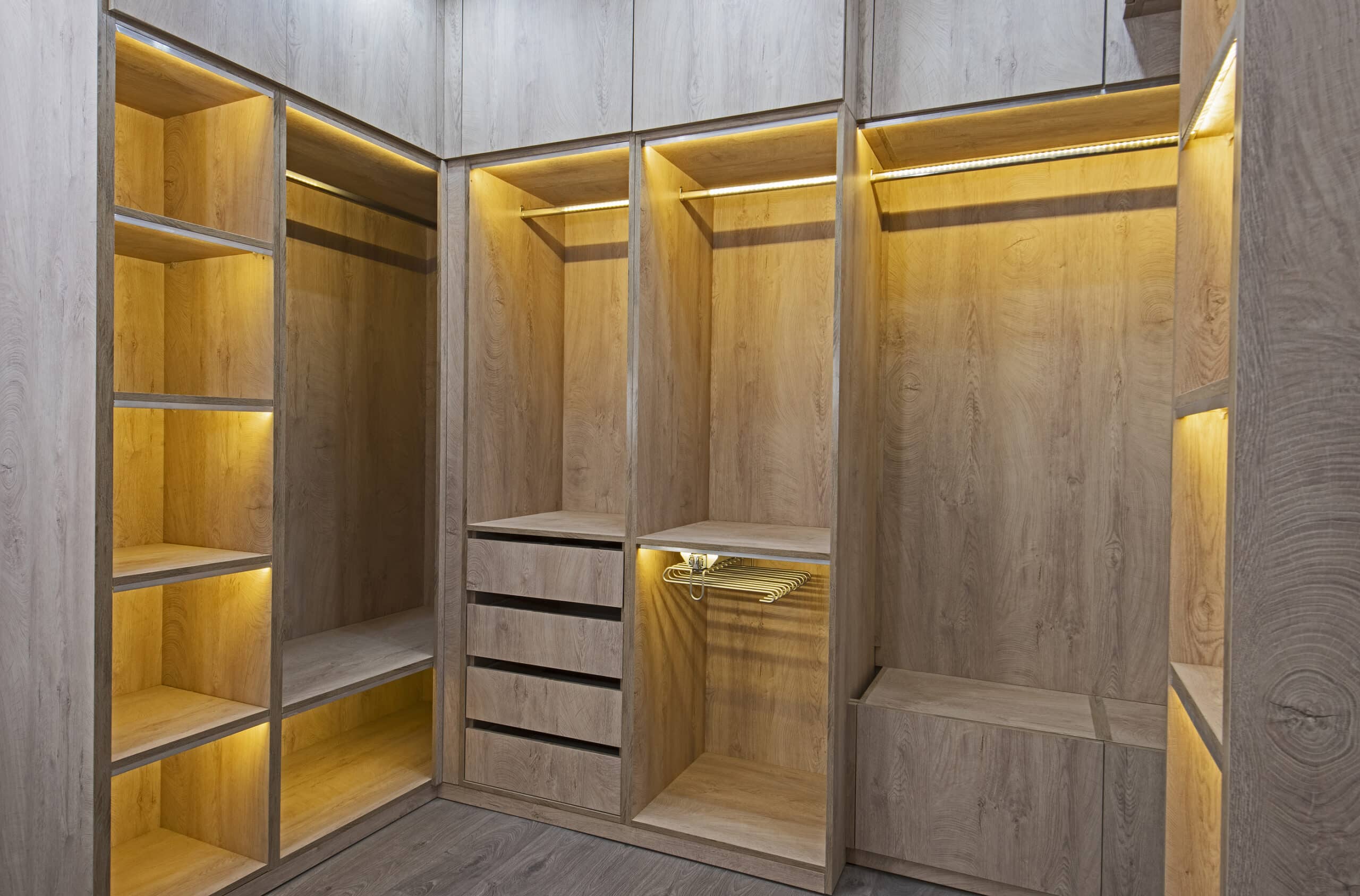  Ruffino Custom Closets
